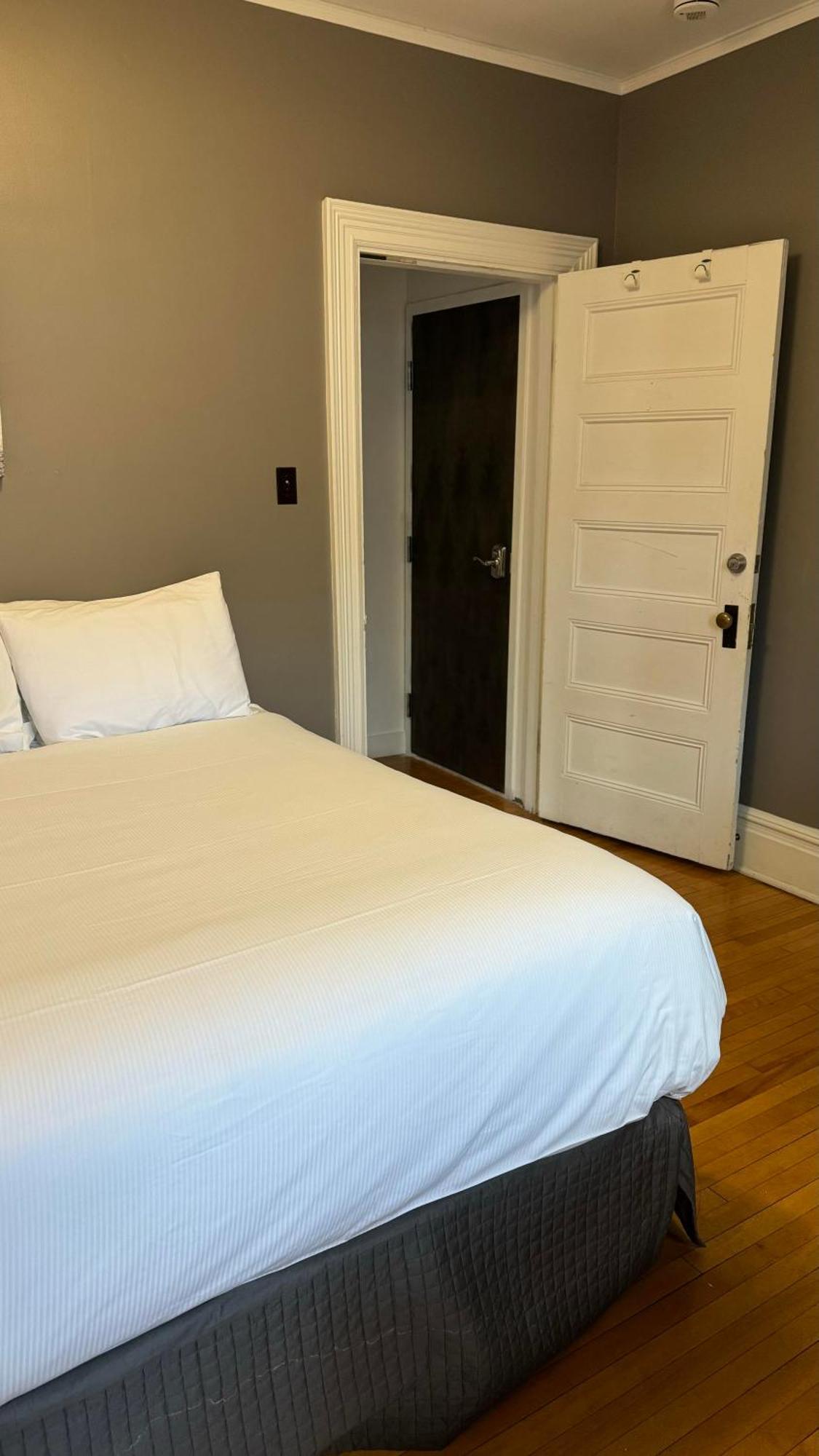 E-Hotel Des Grisons 퀘벡 외부 사진